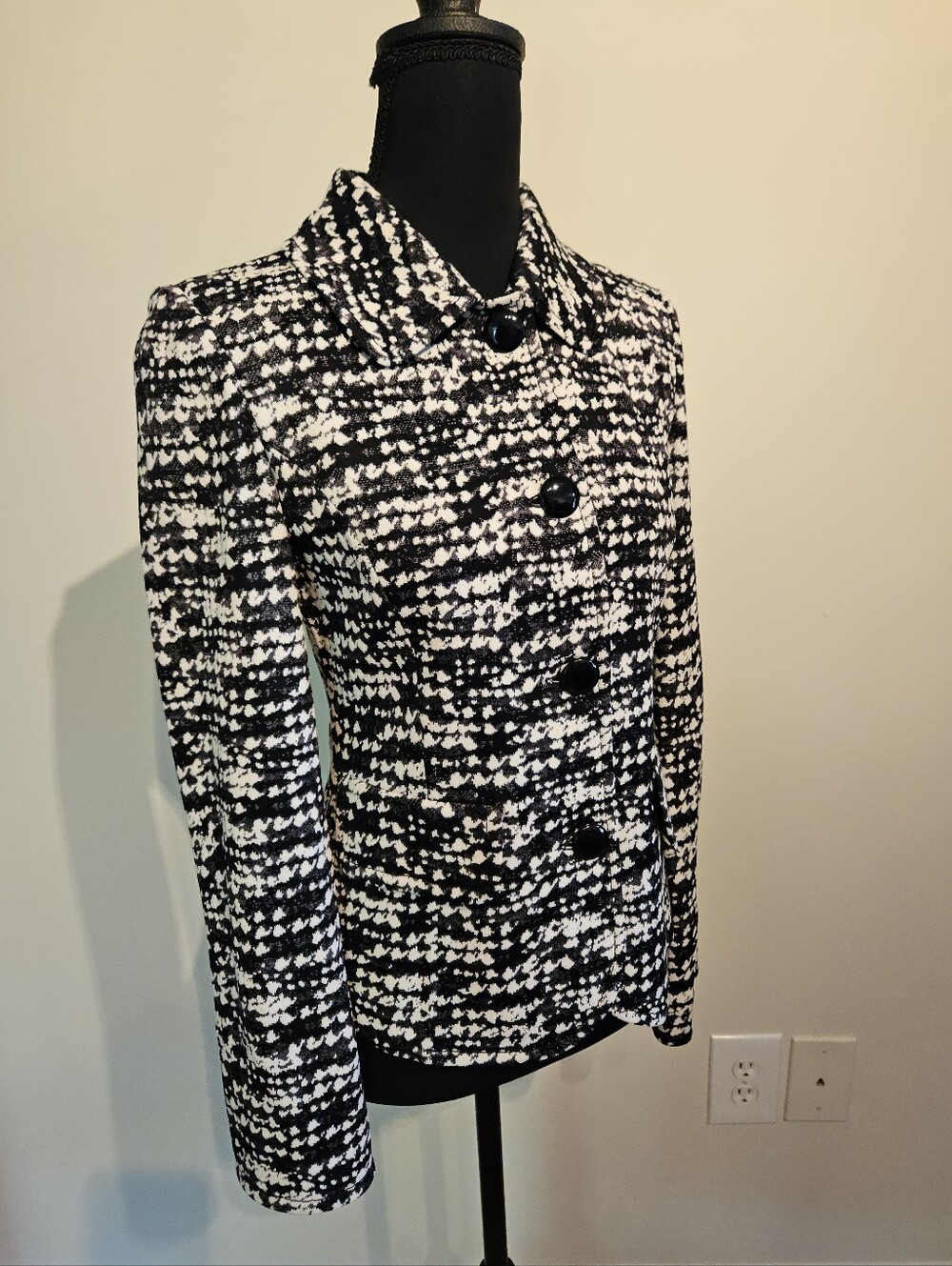 St John Black & White Graphic Women's Button Jacket